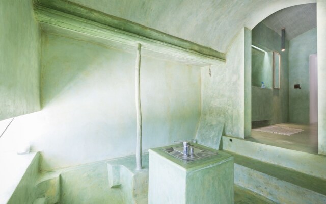 Residence by G Villa Calicant