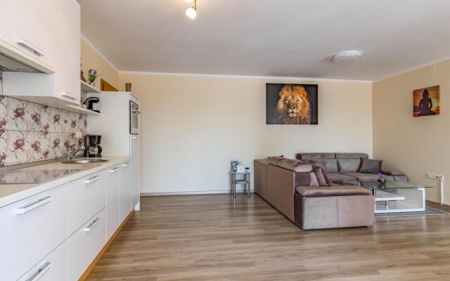 Awesome Home in Liznjan With Wifi and 2 Bedrooms