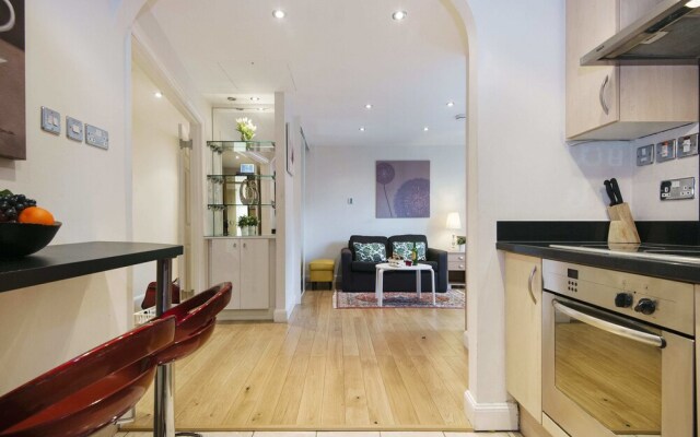 Cosy Point West Cromwell Road Apartment - SRG