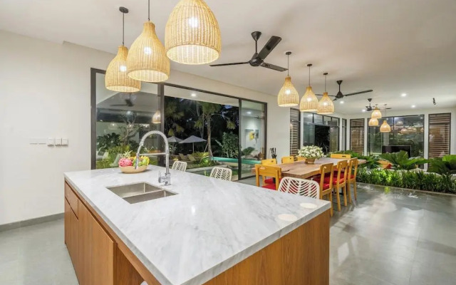 Villa The Kayu by GORO