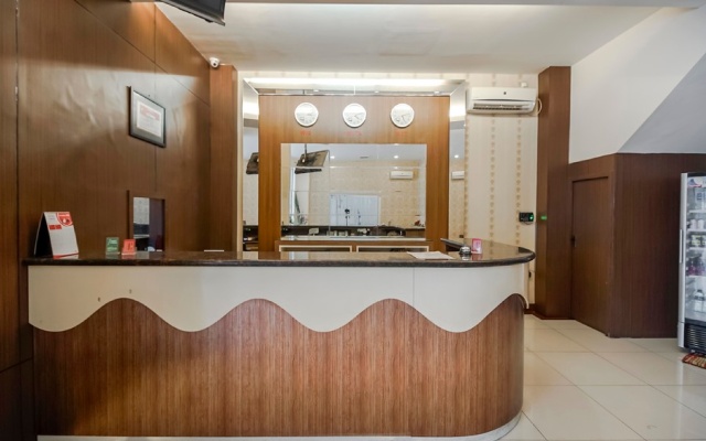 RedDoorz Plus @ Karebosi Area 2 – Lobby – Makassar