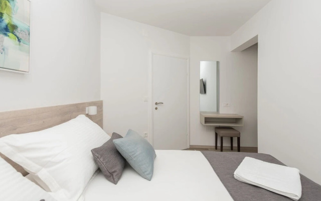 Makarska Beach Apartments Mara