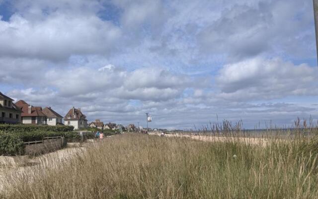 Seashore Hideaway studio