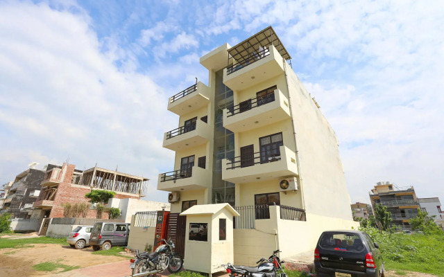 OYO 9188 Near DLF Phase 1