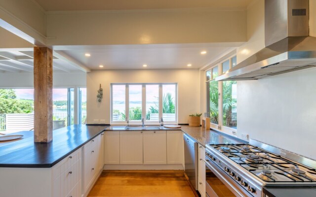 Koi Waiheke with private beach access