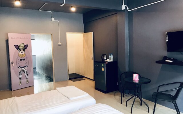 SleepCats Hostel