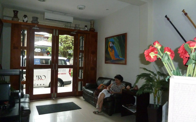 Huayruro Hostal