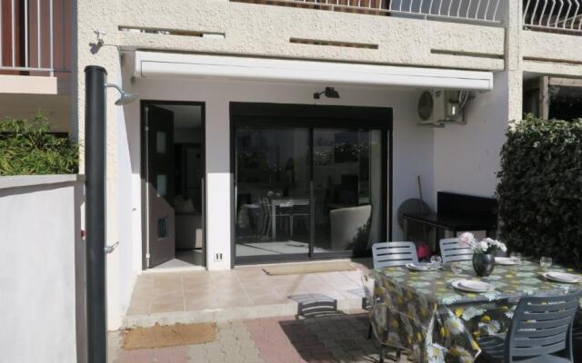 Appartement de standing avec belle terrasse 100m plages