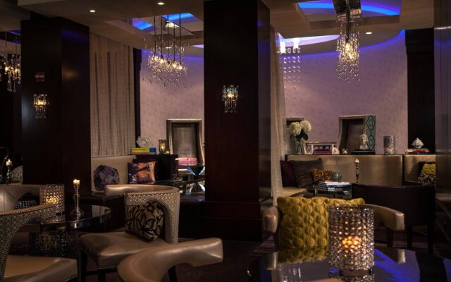 Renaissance Chicago North Shore Hotel