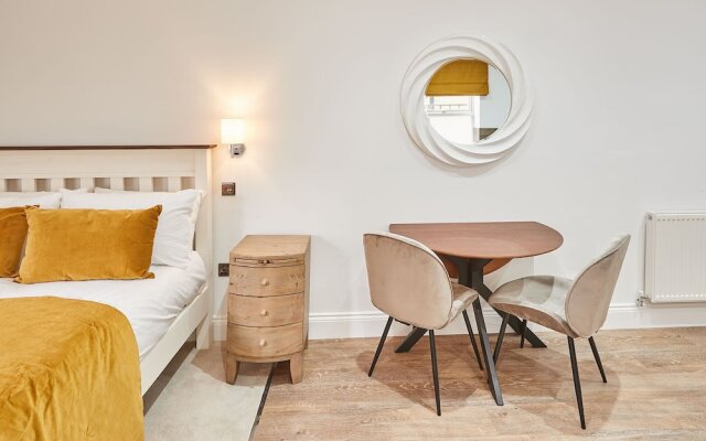 Host Stay Studio Pod 1