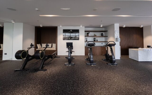 Palm Perfection 3BR with Private Beach