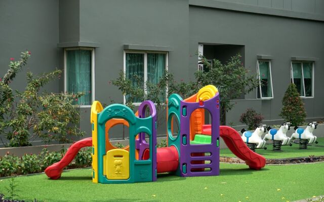 Modern And Homey 2Br Apartment Thamrin Residence