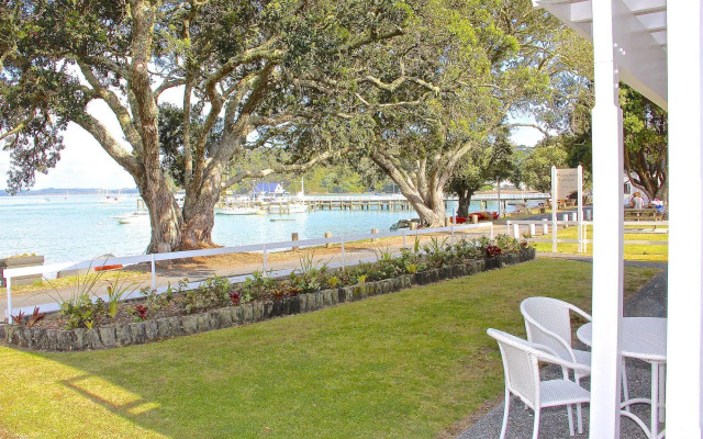 Hananui Lodge and Apartments