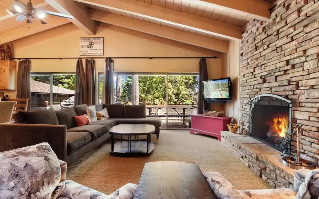Waters Edge Oasis Shared Pool & Pier Access