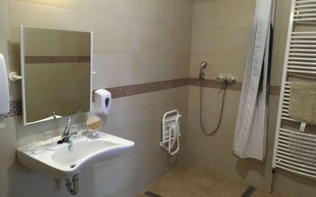 Garden Hotel Medical & Spa