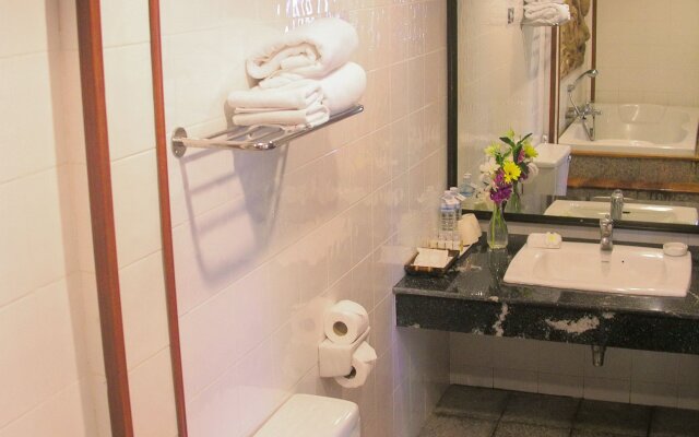 White House Beach Resort And Spa