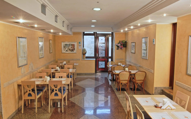 Hotel Aurora