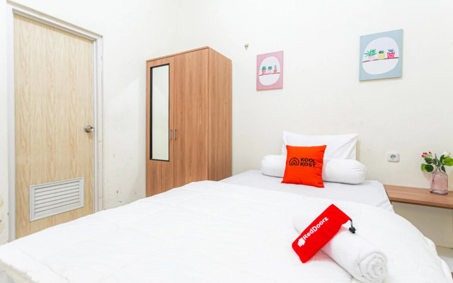 RedDoorz Syariah near Assalaam - UMS – Guest Rooms – Kartasura