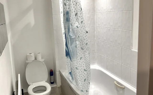Impeccable 2-bed Apartment in London