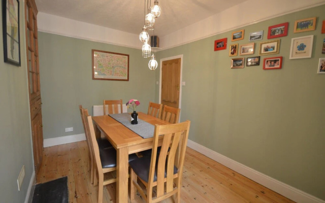 Modern 3 Bedroom Home Near Bedminster