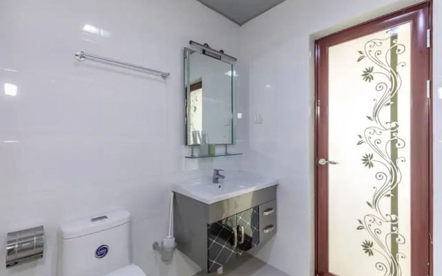 Locals Boutique Apartment Jiuzhou Port.1