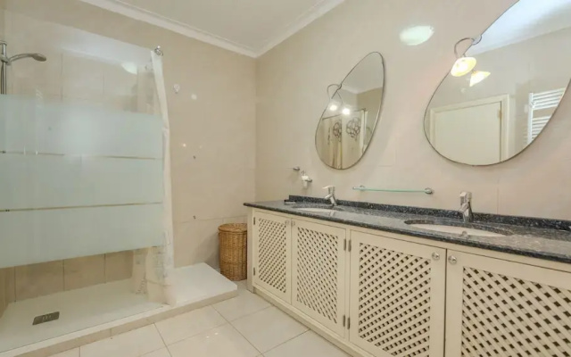 Praia da Marinha Apartment