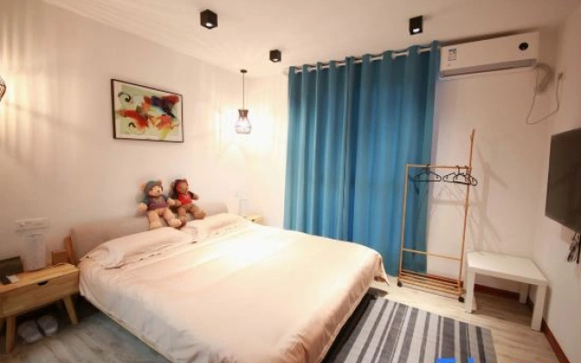 Jiumen Homestay (Xi'an Bell and Drum Tower Huimin Street)