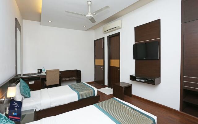 OYO 11524 Hotel Shubhhdeep Aashiyana