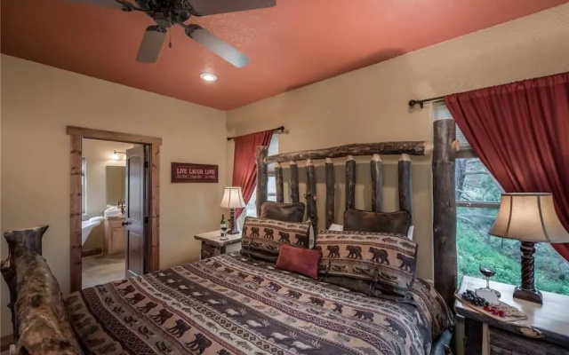 Casa Oso Grande - Four Bedroom Cabin with Hot Tub