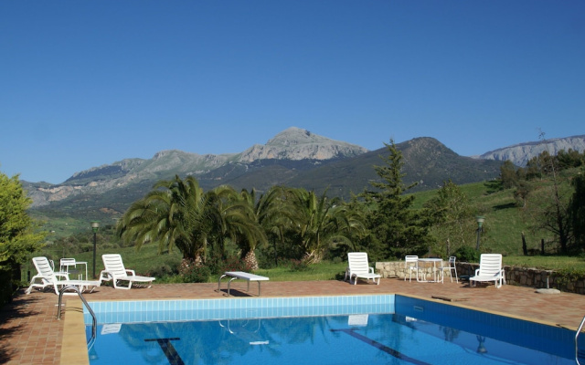 Luxurious Holiday Home in Collesano With Pool