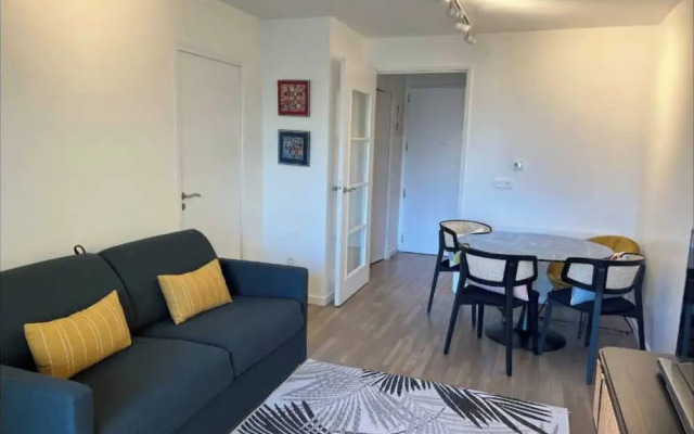Flat With Balcony 4p/1bdr Near La Defense