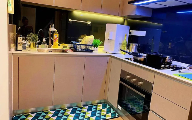 Maxine Suites