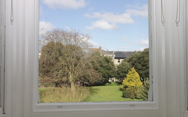 Park View Apartment