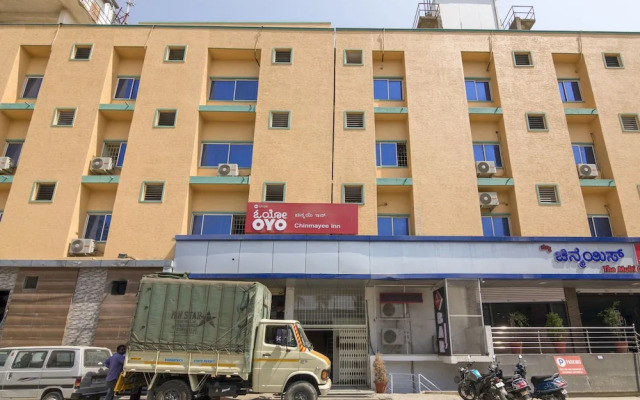 OYO 17136 Hotel Chinmayee Inn