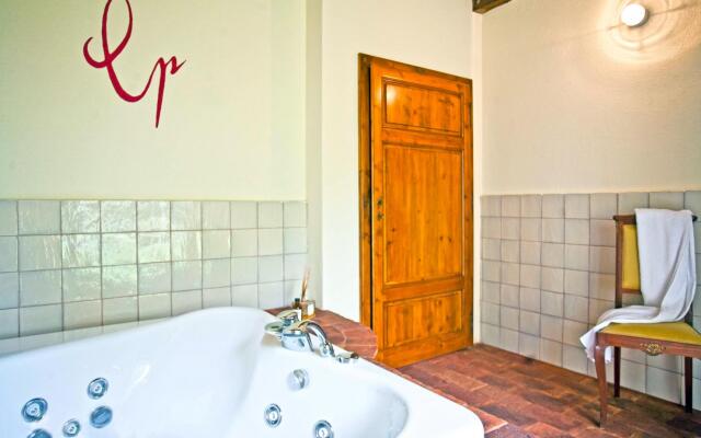 Historic Stone House Casanova