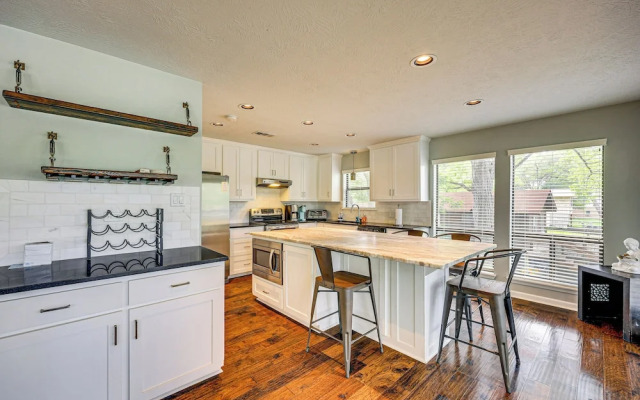 Waterfront Seguin Lake House Near Downtown