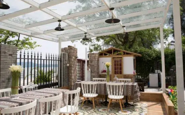 Shenzhen Meishe First-line Seaview Homestay (Jiaochangwei Branch)