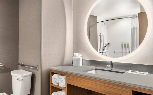 Courtyard by Marriott Milwaukee Brookfield at Poplar Creek