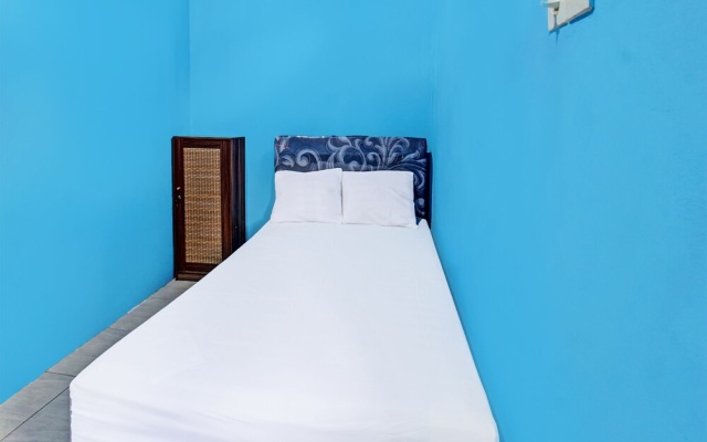 SPOT ON 91811 Rumah Inap Bunda Nurhayati – Guest Rooms – Tanak Awu