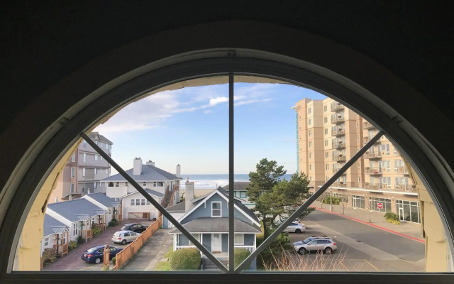 Gilbert Inn Seaside