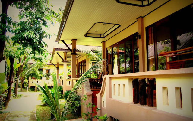 Lanta Il Mare Beach Resort