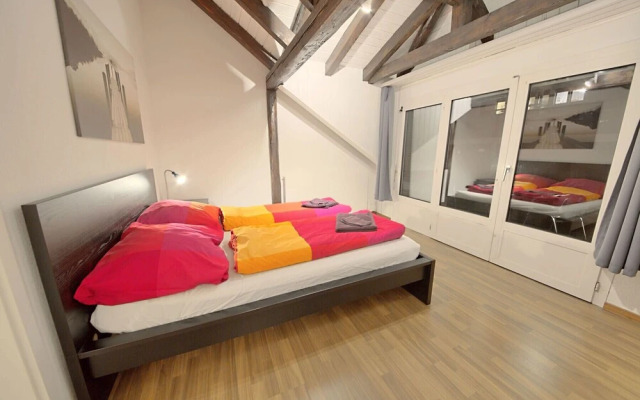 ZH Strawberry - Oerlikon Hitrental Apartment