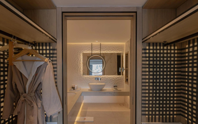 Kwetu Nairobi, Curio Collection By Hilton