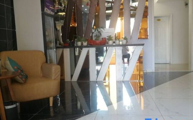 Wuhan Junqi Theme Hotel (Hubei Academy of Fine Arts)