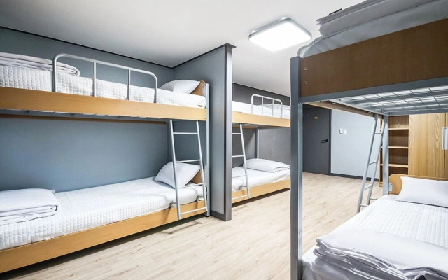 Geoje Hotel Deluxe and Guest House