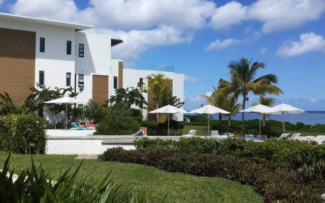 Villasun Seafront Apartment at Cap Ouest
