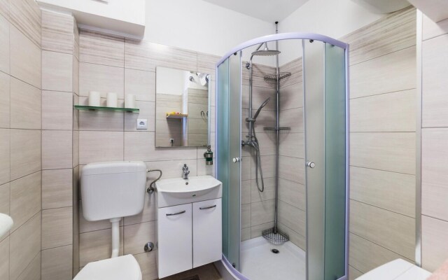Stunning Home in Cervar Porat With Wifi and 2 Bedrooms