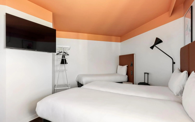 ibis Nice Aéroport Promenade des Anglais