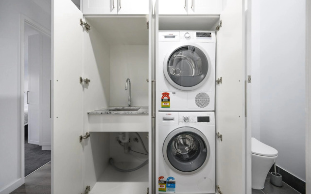 Comfort & Style - Luxurious Central Apartment