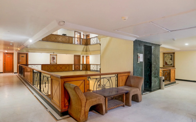 Super Townhouse Subhash Nagar Formerly Royal Palazzo